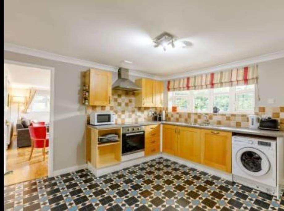 Villa The Nook Located In A Beautiful Garden Setting With Parking Stratford-upon-Avon Exterior foto